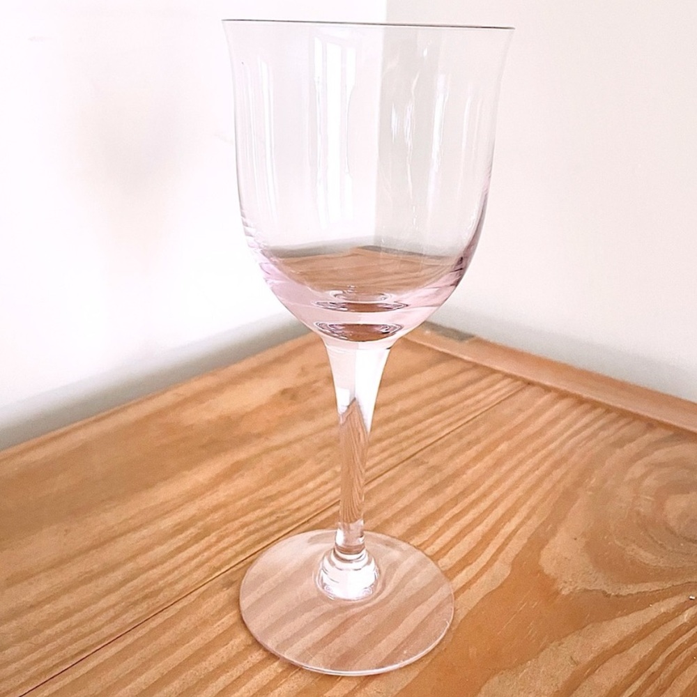 💥 Light Pink Wine Glass